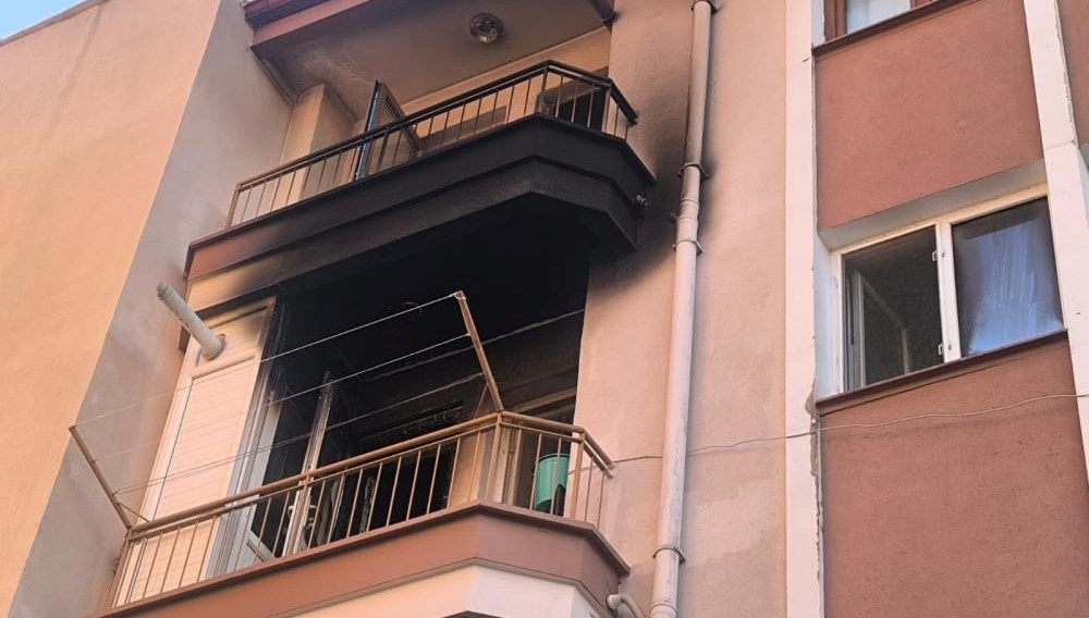 alevleri gorunce balkondan atladilar bir olu bir yarali U68YAyC1