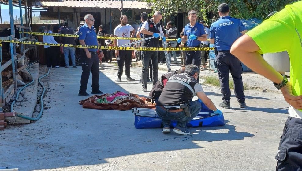 ciftlikte feci son uc yasindaki cocugu sut kamyonu ezdi VRvSfbww