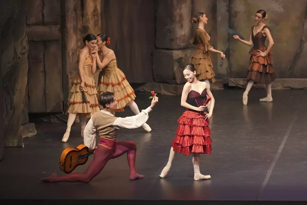 antalya dob don kisot balesini sanatseverlerle bulusturuyor NM4V64mz