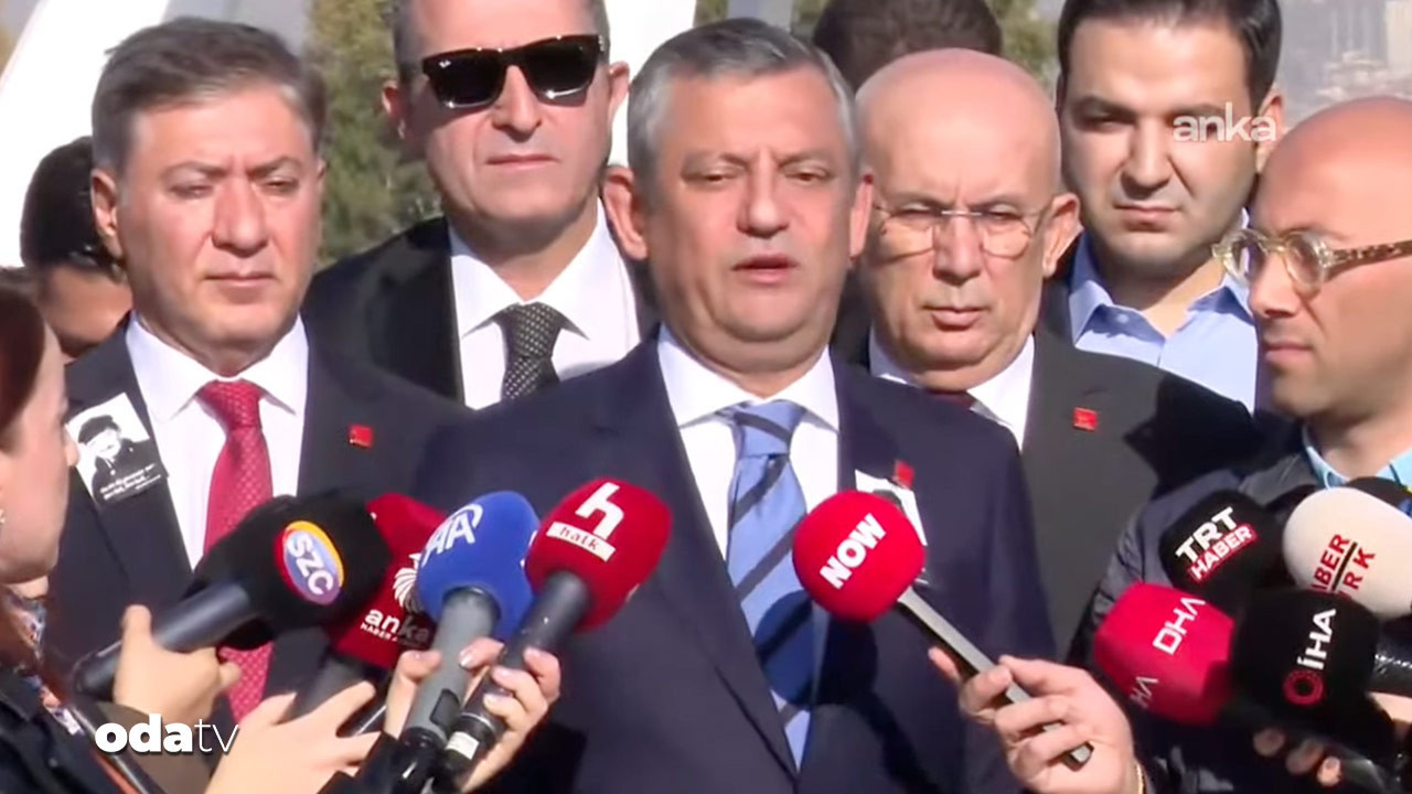 ozgur ozelden gursel tekine kayyum kumda oynasin rWaVfS1p.jpg