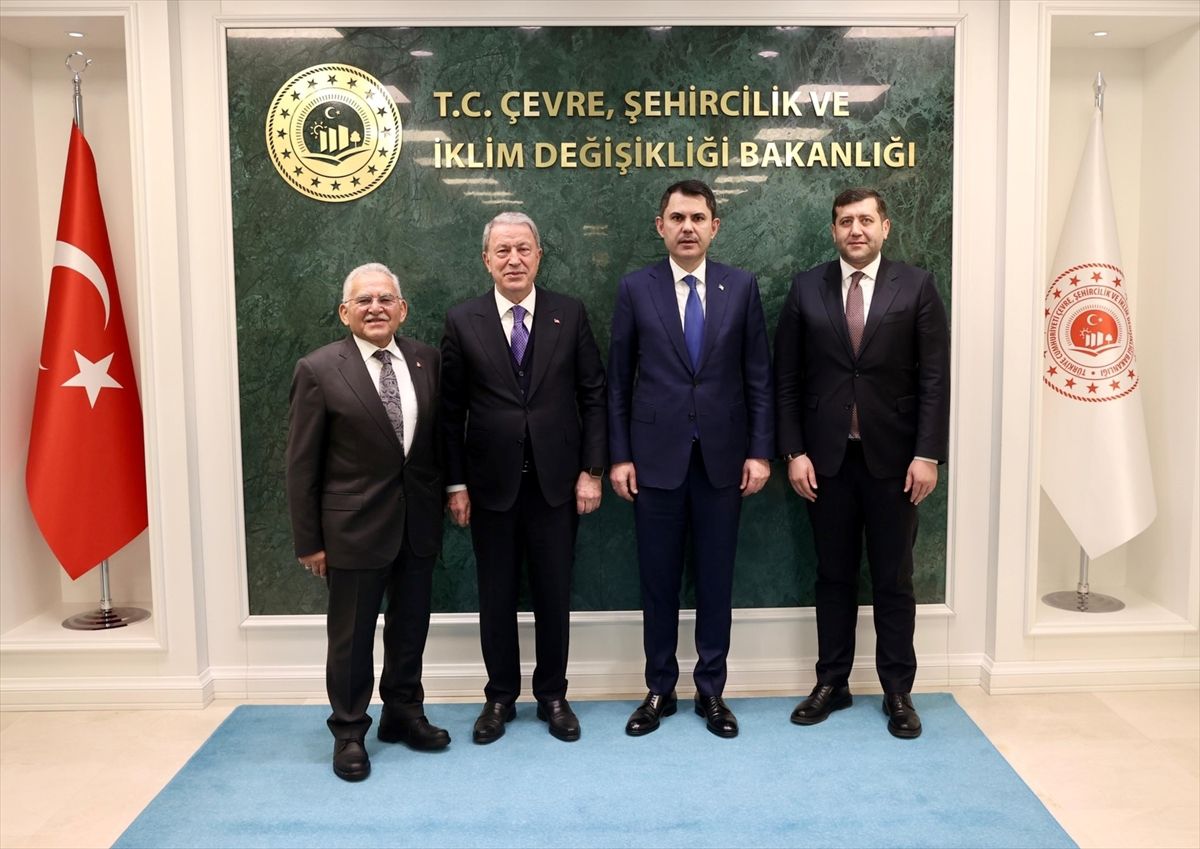 Kayseri’ye Yatırım ve Proje Destekleri İçin Büyükkılıç ve Bakan Kurum’un Temasları