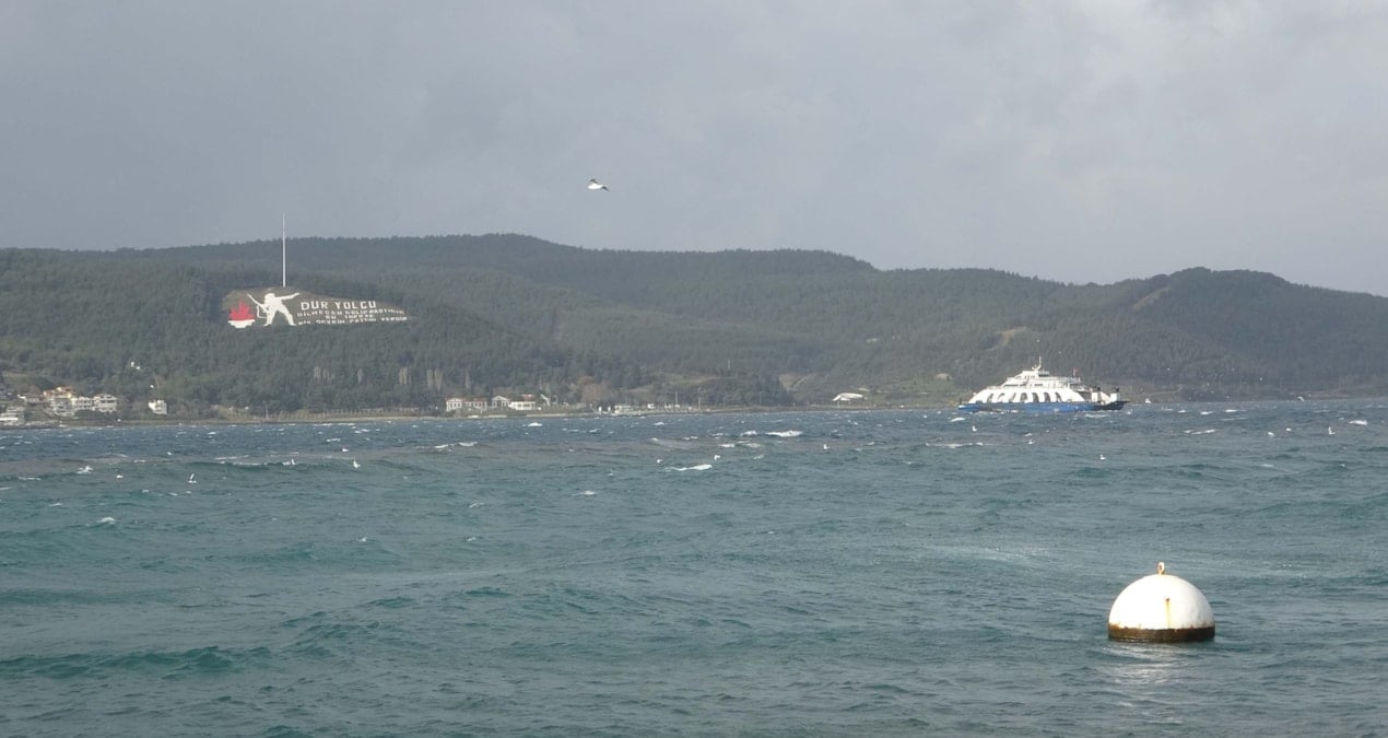 Çanakkale Boğazı Geçici Olarak Gemi Geçişine Kapatıldı