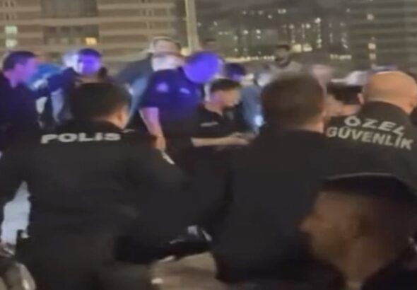 bayrampasa-sebze-halinde-meydan-savasi-12-polis-yaralandi-rmtrMNfA