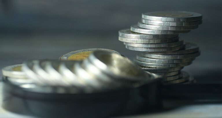 madeni-paralarini-satmak-icin-siraya-girdiler-yh8n8UCh